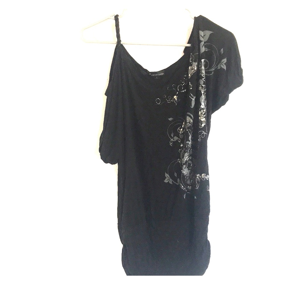 Off the shoulder black shirt with grey and silver